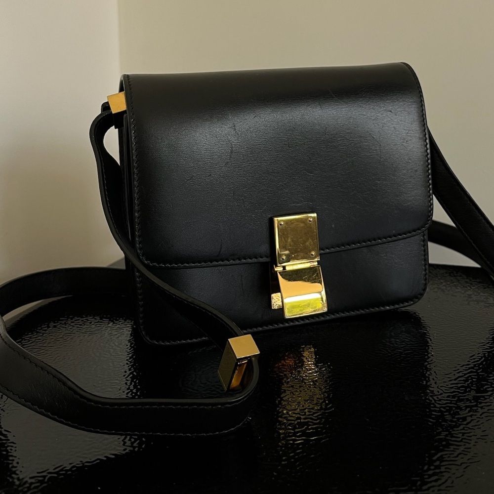 Celine
Leather Classic Small
(with scratches)